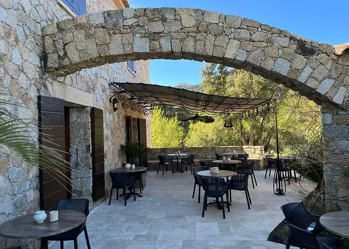 Domaine Du Reginu 호텔 4*