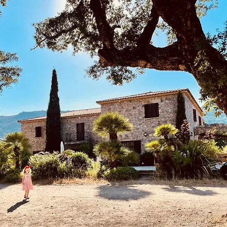 Hotell Domaine Du Reginu