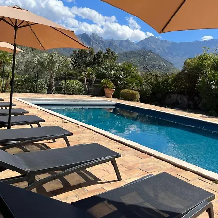 Domaine Du Reginu Hotel