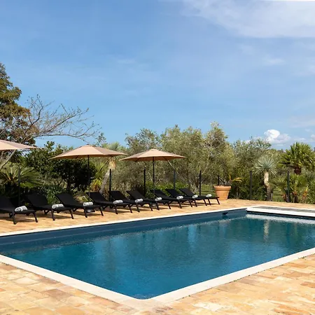 Hotell Domaine Du Reginu