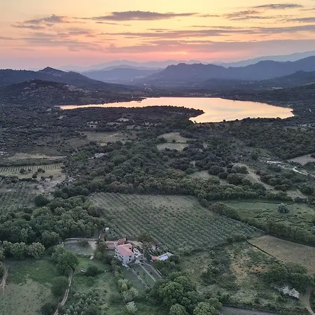 Otel Domaine Du Reginu