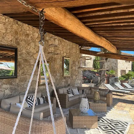 Domaine Du Reginu Hotell 4*