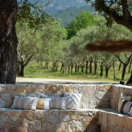 Otel Domaine Du Reginu 4*