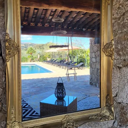 Otel Domaine Du Reginu