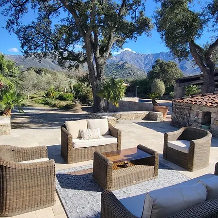 Domaine Du Reginu Hotel