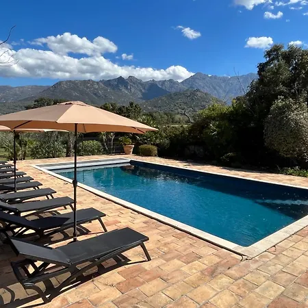 Domaine Du Reginu 4*