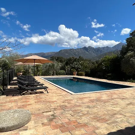 Domaine Du Reginu Otel