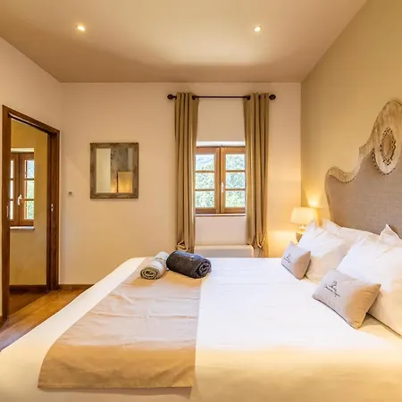 Otel Domaine Du Reginu