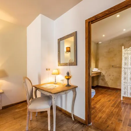 Hotell Domaine Du Reginu 4*