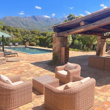 Ξενοδοχείο Domaine Du Reginu 4*