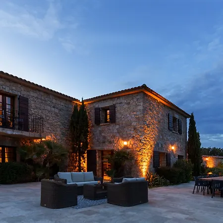 Hotel Domaine Du Reginu 4*