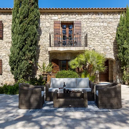 Domaine Du Reginu Hotell 4*