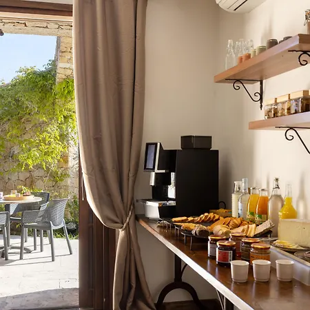 Otel Domaine Du Reginu 4*