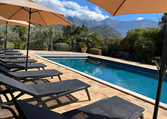 Domaine Du Reginu Hotel