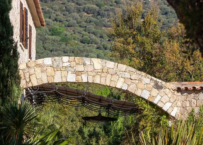 Domaine Du Reginu Hotel 4*