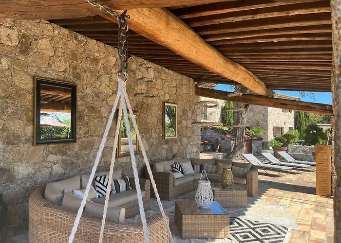 Domaine Du Reginu Hotel 4*