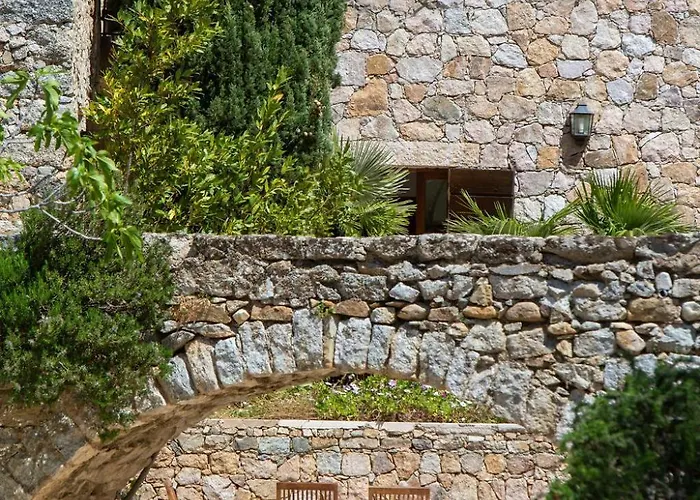 Domaine Du Reginu 4*