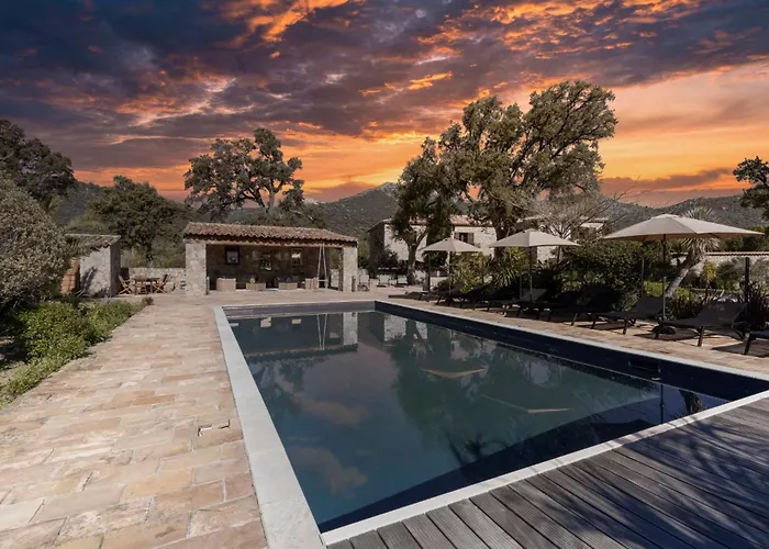 Domaine Du Reginu Hotel