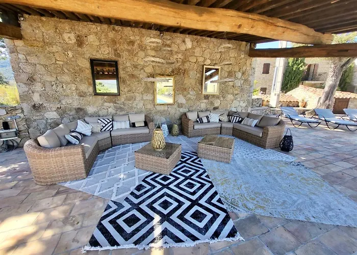 Domaine Du Reginu Hotel 4*