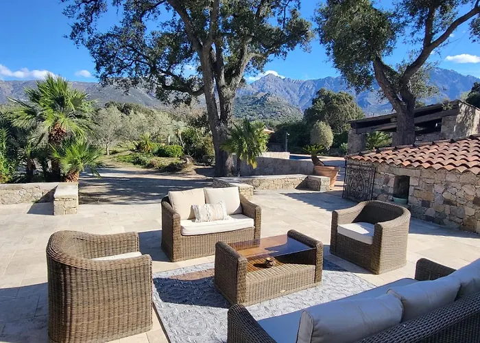 Domaine Du Reginu Hotel