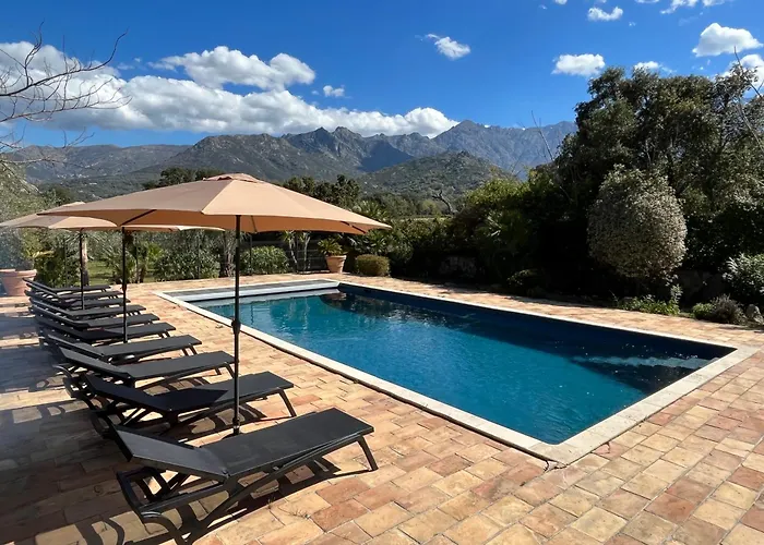 Domaine Du Reginu 4*