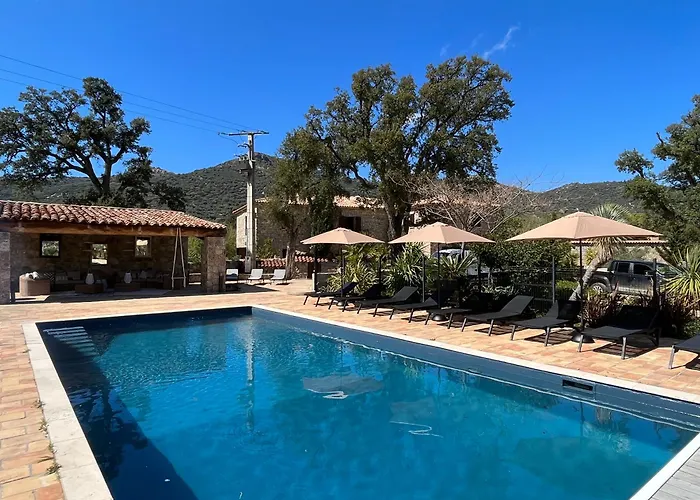 Hotel Domaine Du Reginu 4*