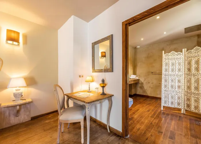 Hotel Domaine Du Reginu 4*