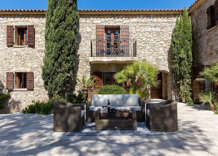 Domaine Du Reginu Hotel 4*