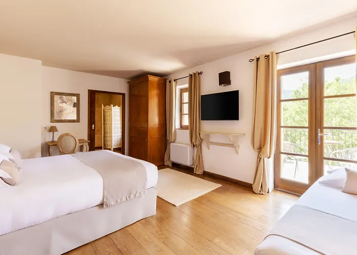 Domaine Du Reginu Hotel