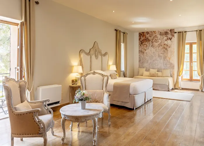 Domaine Du Reginu Hotel