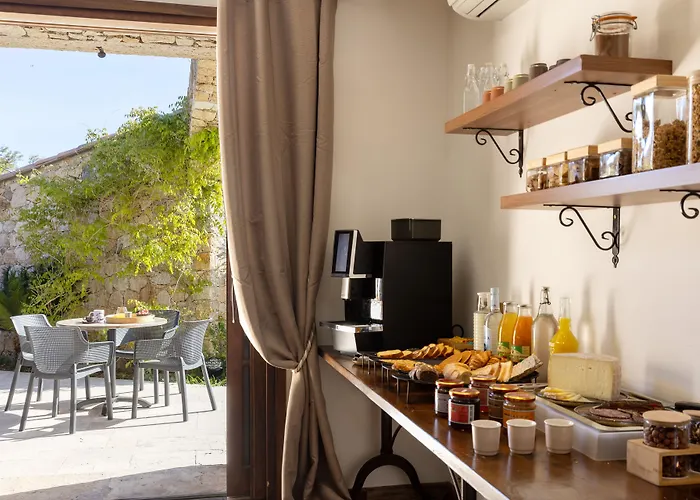 Hotel Domaine Du Reginu 4*