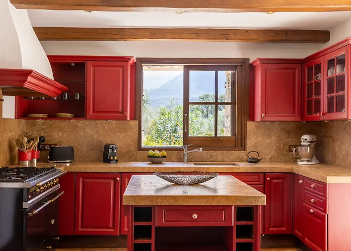 Domaine Du Reginu 4*